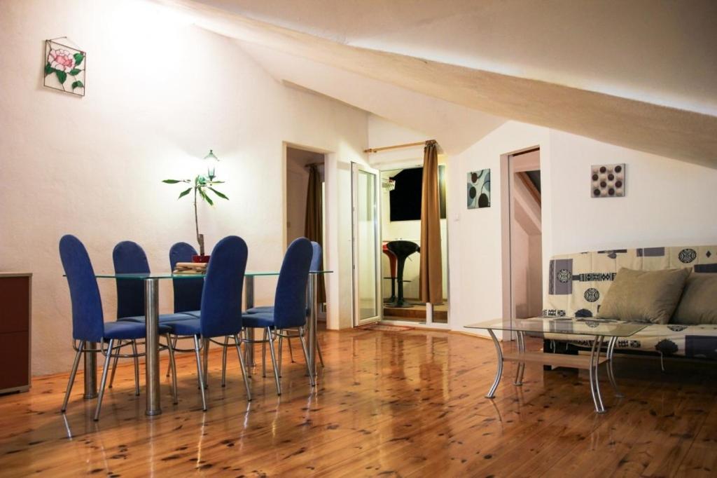 Apartments By The Sea Makarska - 15200 ภายนอก รูปภาพ