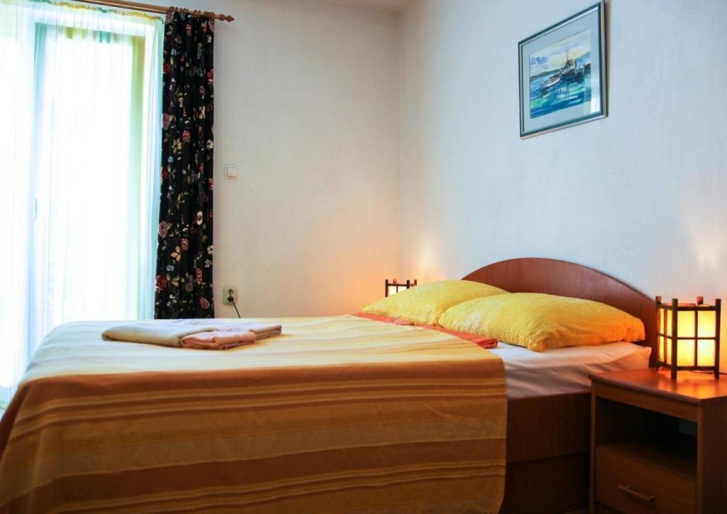 Apartments By The Sea Makarska - 15200 ภายนอก รูปภาพ