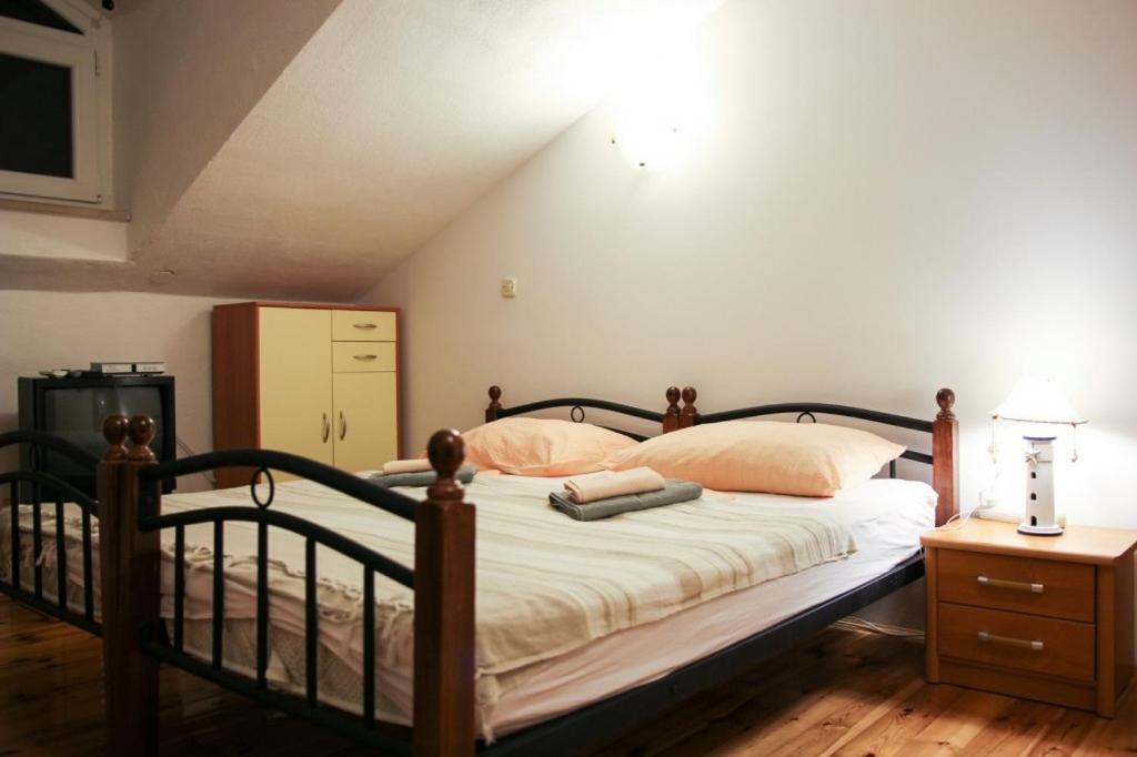 Apartments By The Sea Makarska - 15200 ภายนอก รูปภาพ